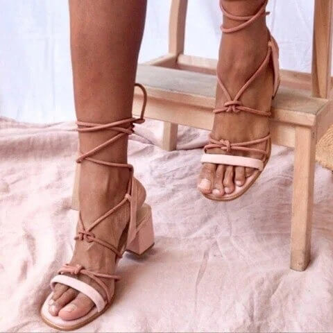 Gladiator-sandaler med snøring