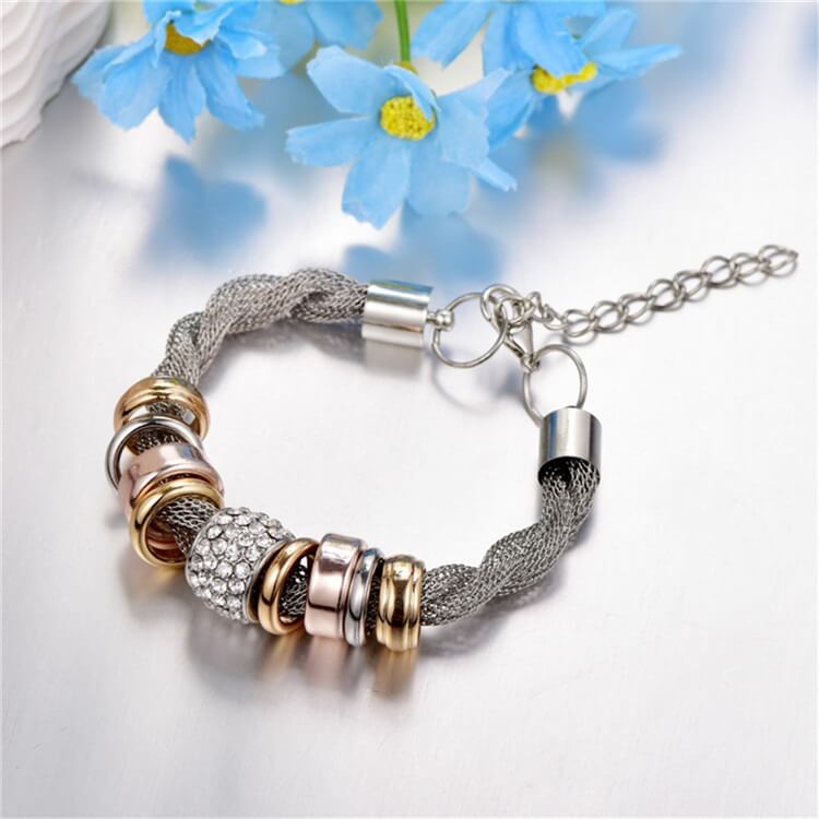 Armbånd med flettede ringer
