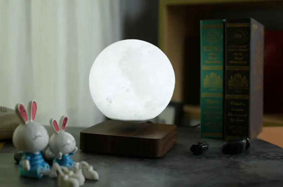 Svevende månenattlampe
