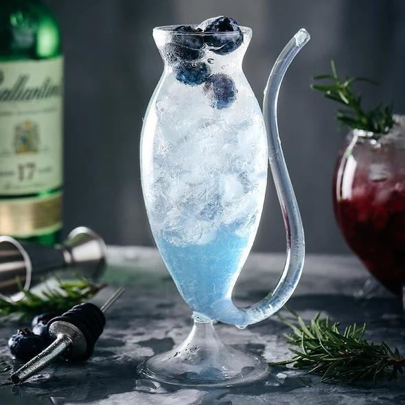 Glasskopp med sugerør