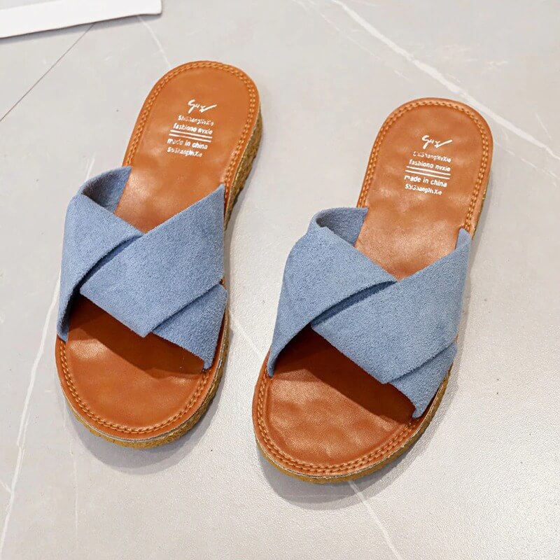 Sandaler med kryssremmer