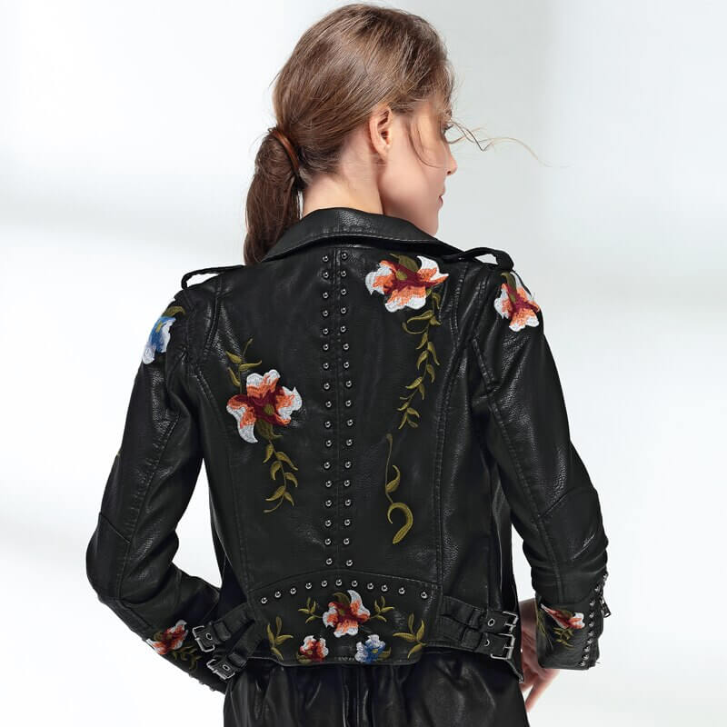 Broderte skinnjakke med blomstertrykk