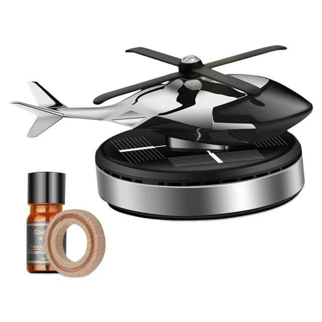Helikopter bilduft med solcellepanel