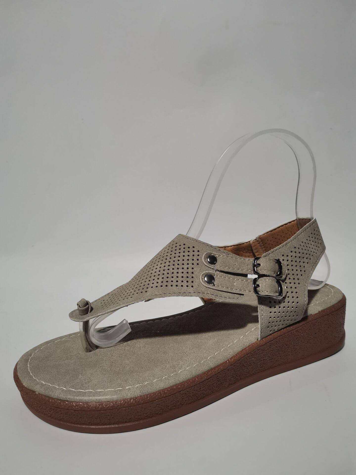 Ortopediske sandaler med spennestropp