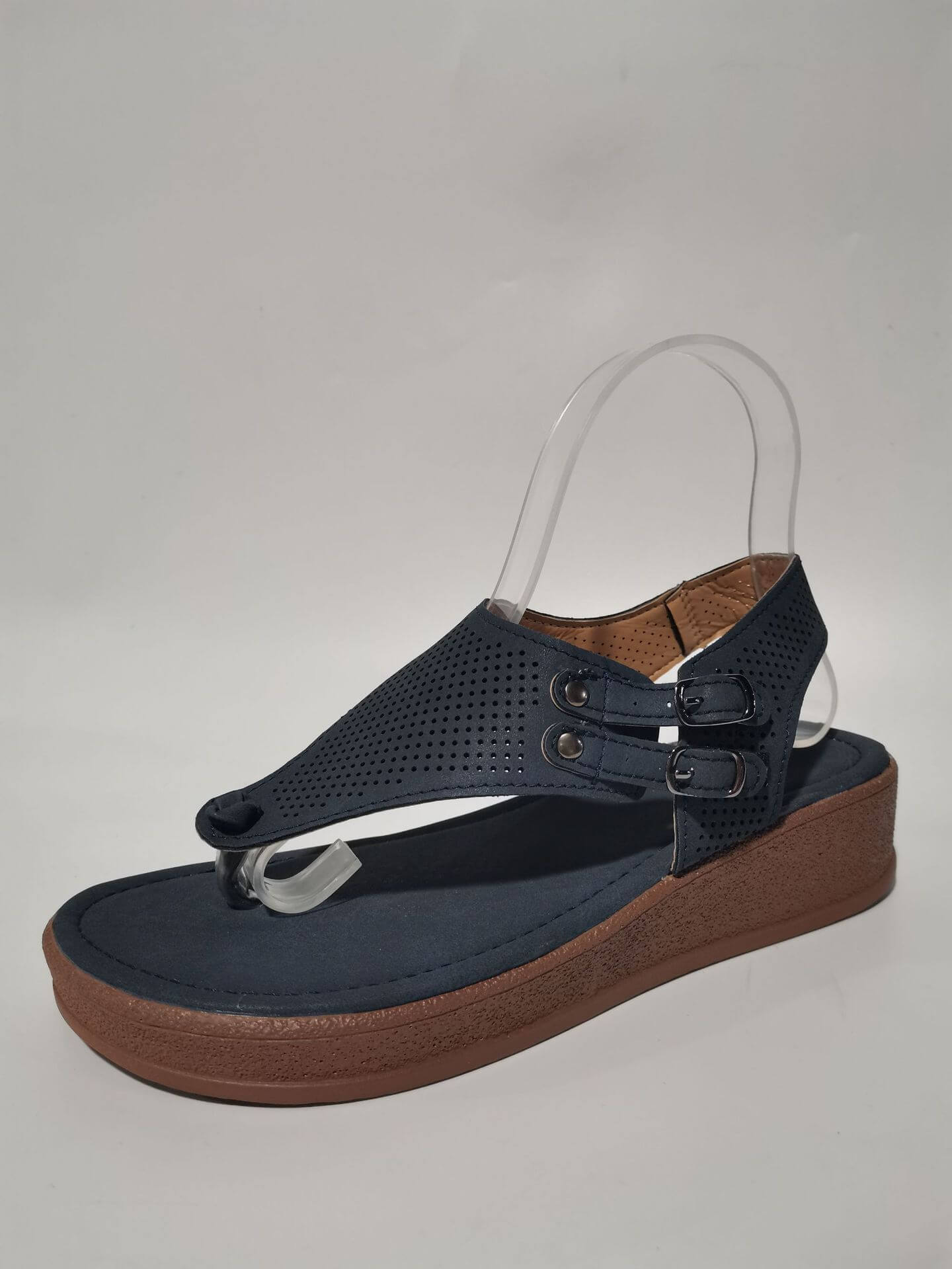 Ortopediske sandaler med spennestropp