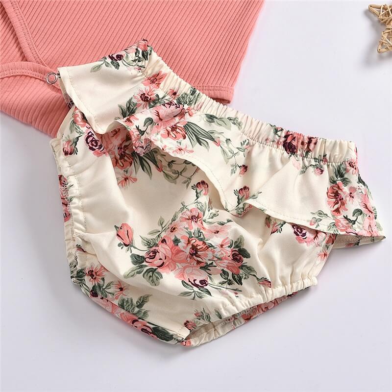 Riflet, ribbestrikket, blomstret shortssett