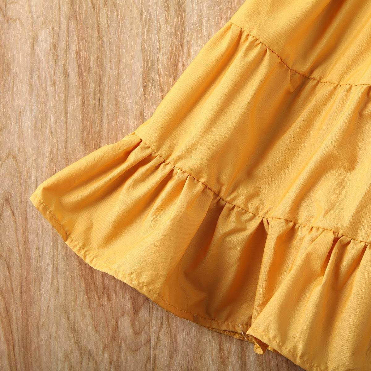 Off-shoulder crop top og skjørtsett med volanger
