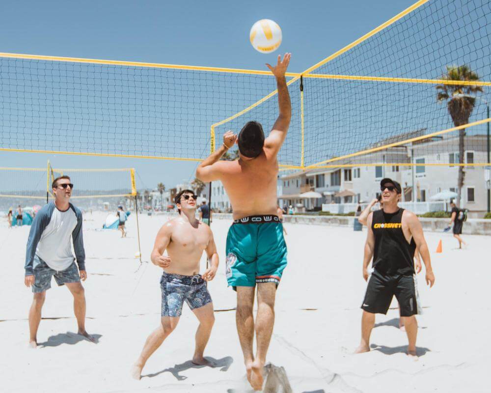 Firesidig nett til crossvolleyball